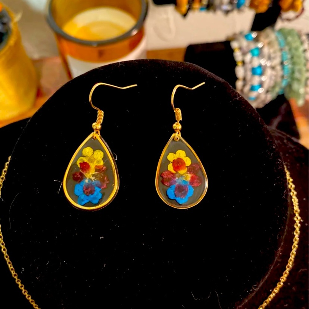 Necklace and earrings